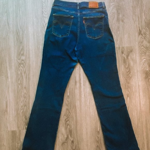 Levis Dark Wash Boot Cut - Picture 1 of 10